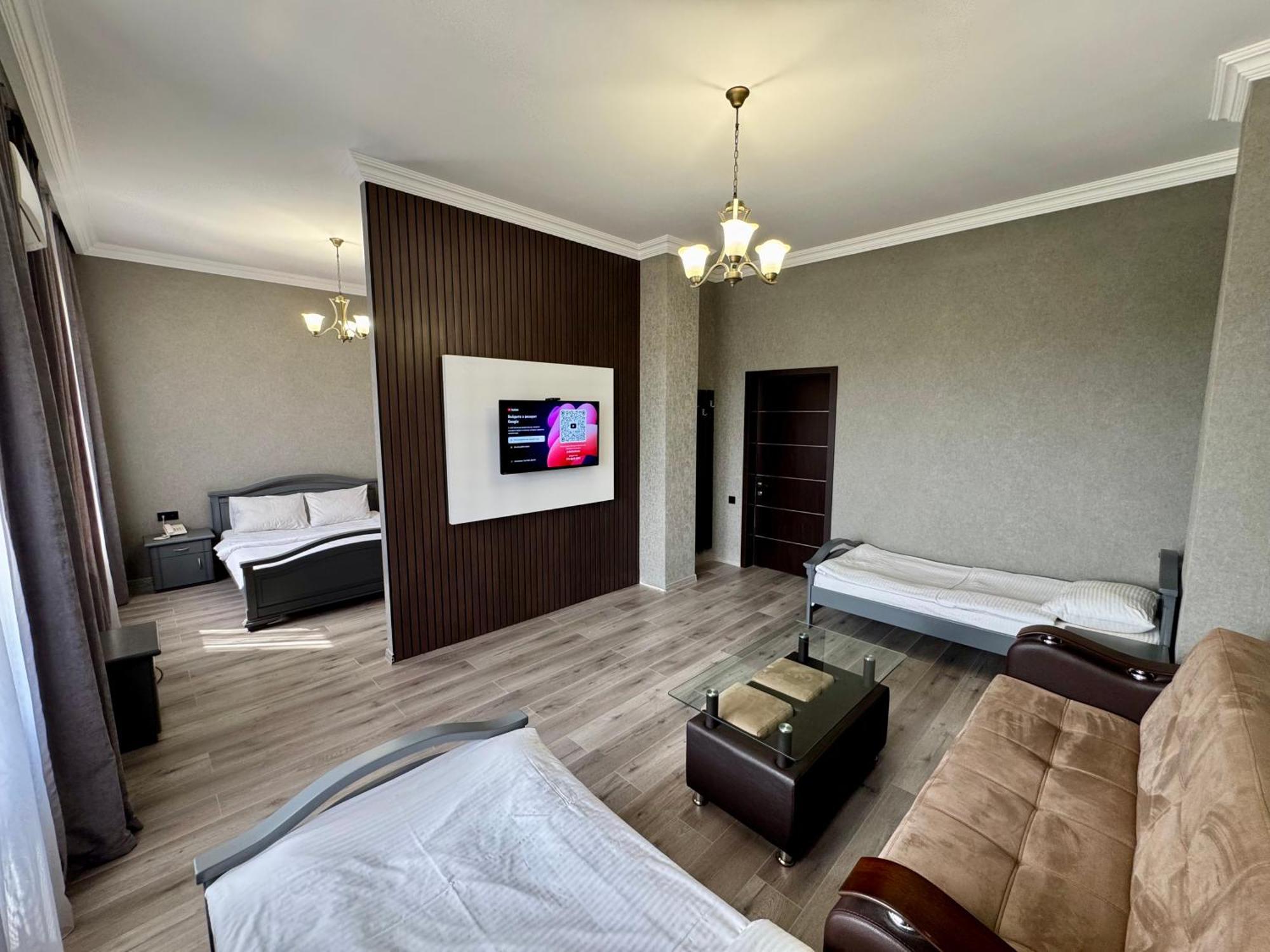 Capital Hotel Yerevan Ngoại thất bức ảnh