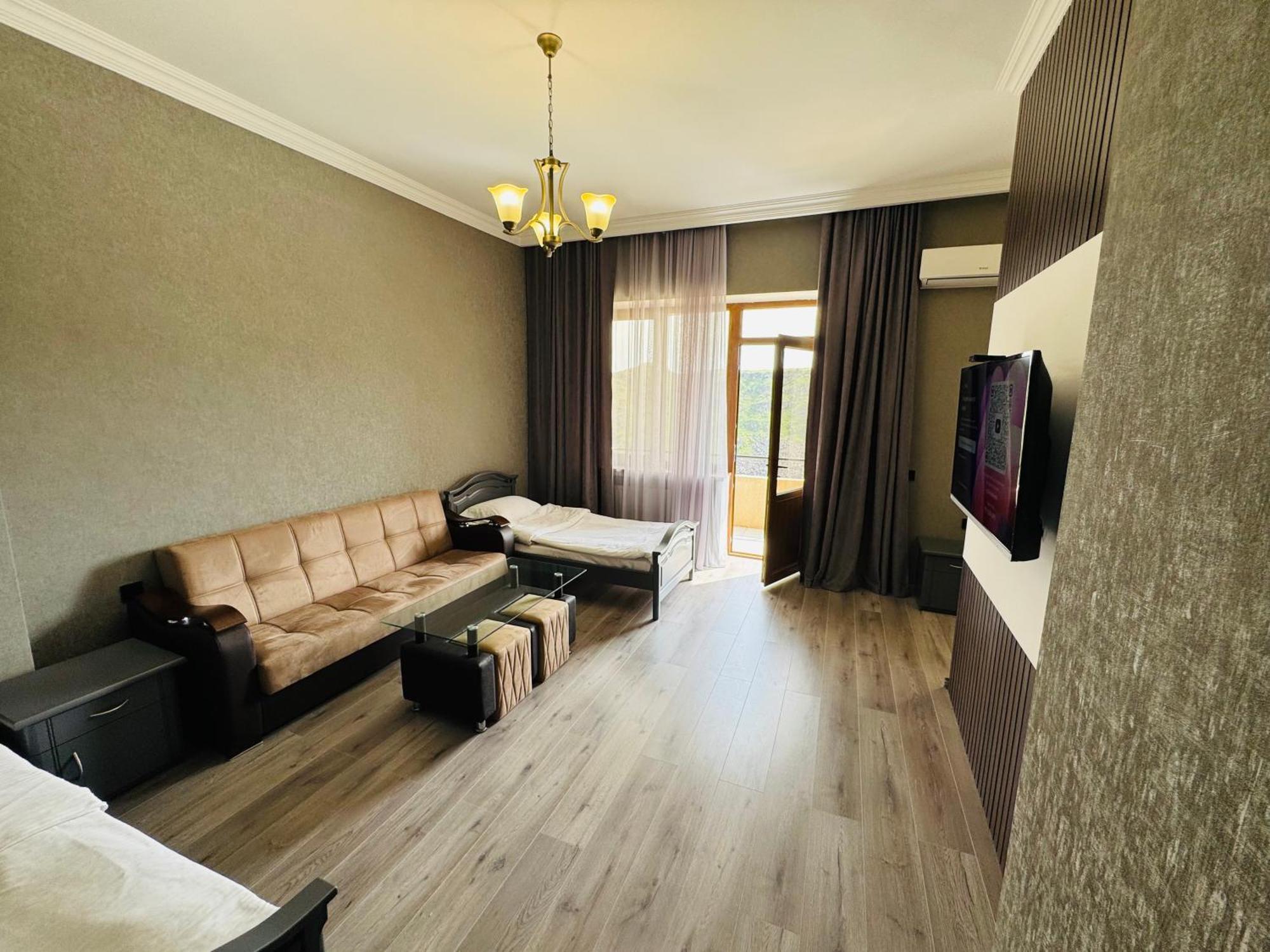Capital Hotel Yerevan Ngoại thất bức ảnh